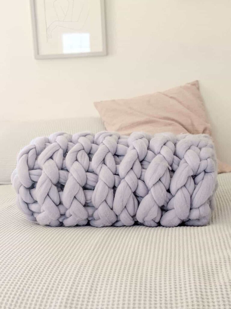 DIY craft- chunky knit blanket