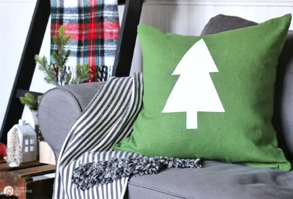  Christmas tree pillow