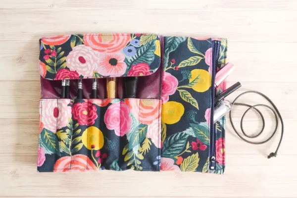 Makeup brush pouch- fabric crafts to sell and sew