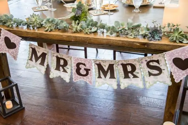 Cricut things to sell-wedding banner
