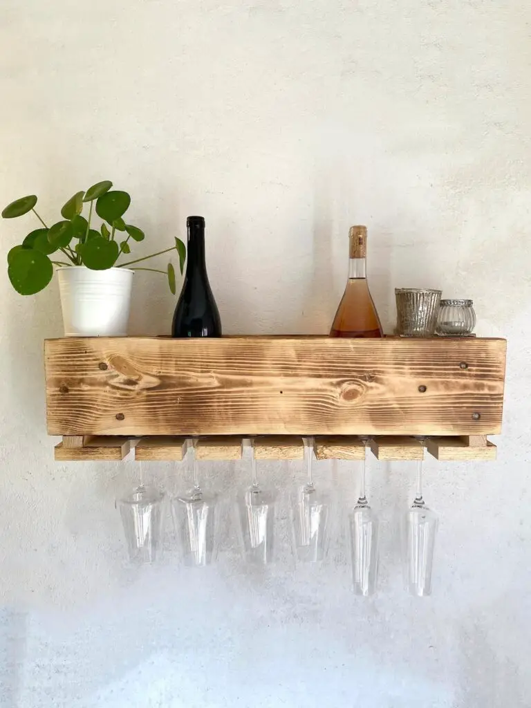Pallet Wood Projects To Sell wine rack