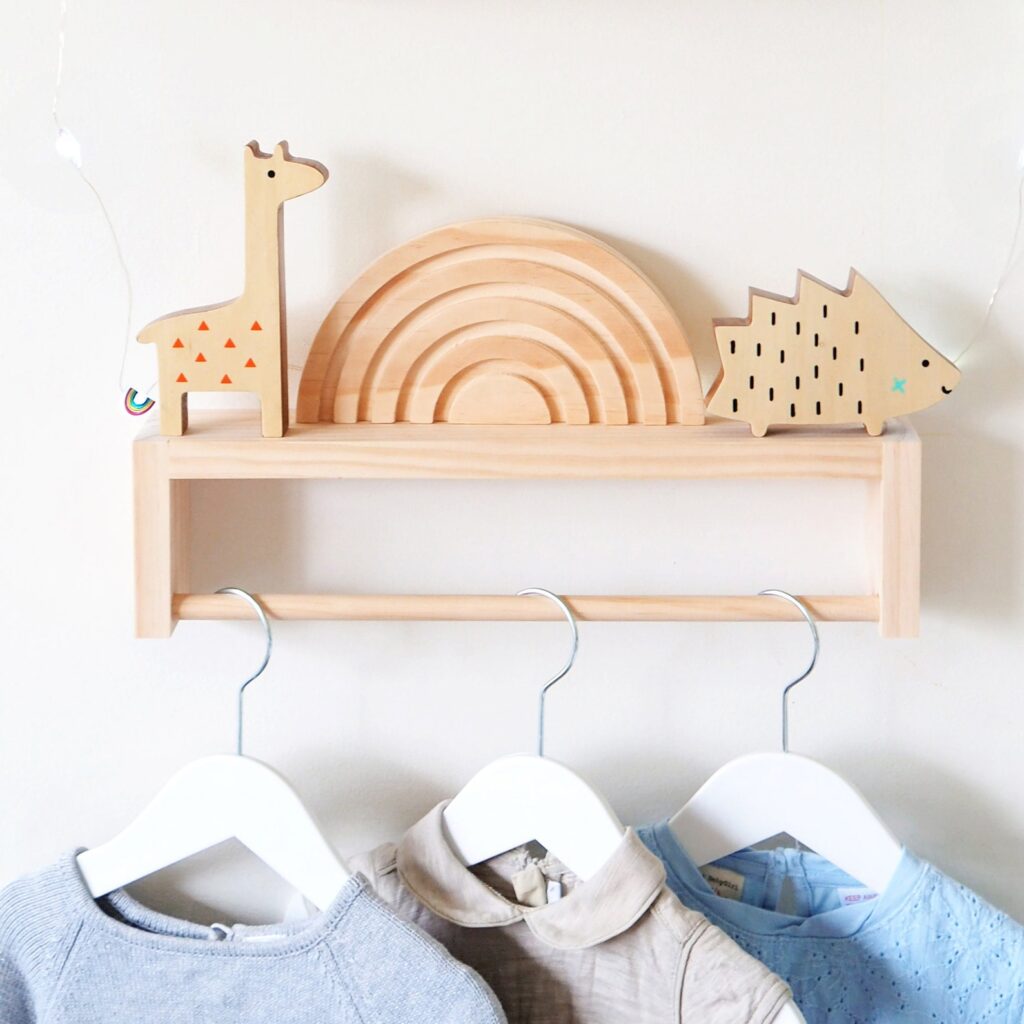 Pallet wood clothing rack