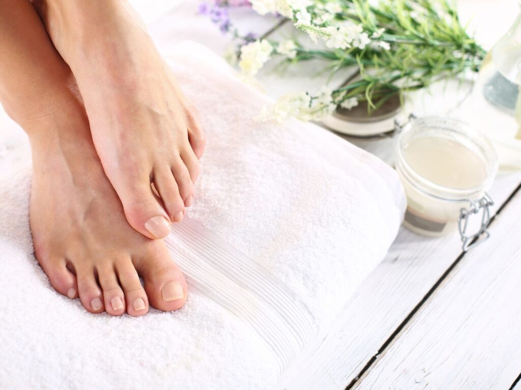 GOOD foot picture with candles