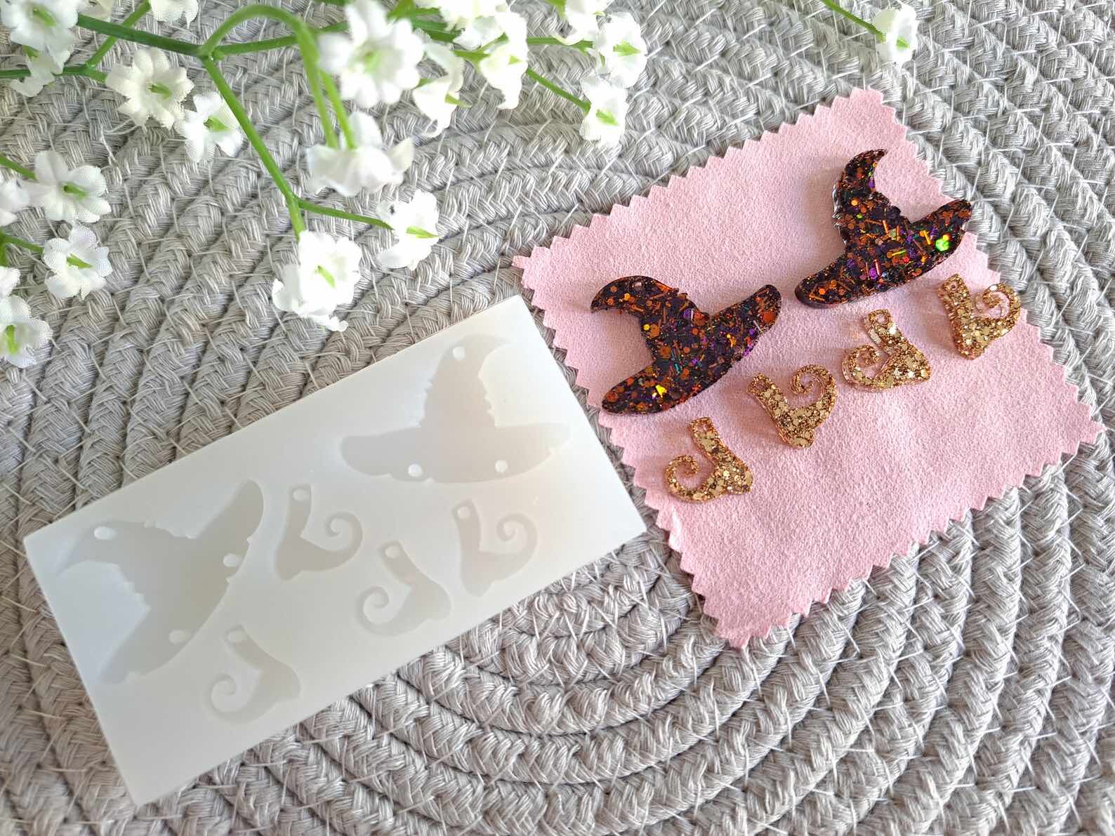 27 Best DIY Halloween Crafts To Sell In 2024 For Profit