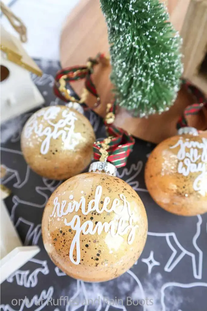 Cricut Christmas Ornaments DIY Glitter Ornament