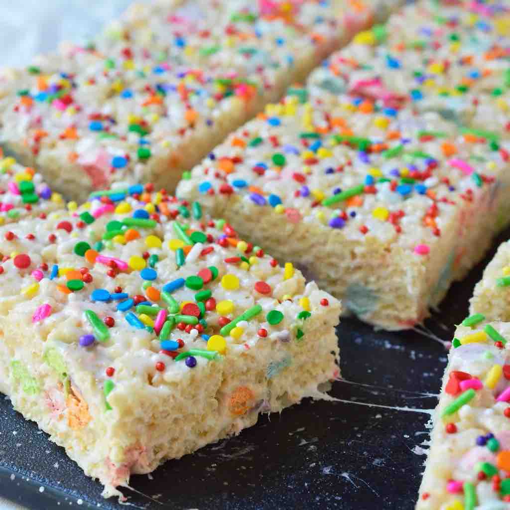 25 Easy Bake Sale Treats - Recipe Ideas That Will Sell Out Fast